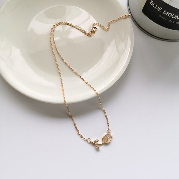 Golden Rose Tulips Flower Rosebud Necklace - Picture 3 of 10